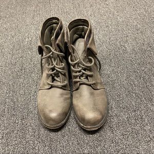 Combat boots